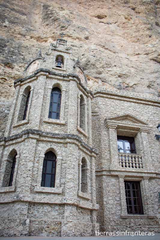 Edificio de la virgen de la esperanza