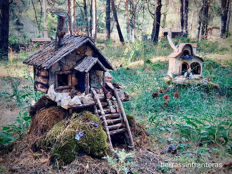 Imagen de casas de seres fantásticos